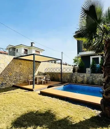 Villa Goekova'da Oezel Havuzlu Luex Ula